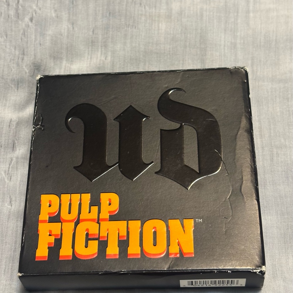 Urban Decay Pulp Fiction Mrs. Mia Wallace Palette